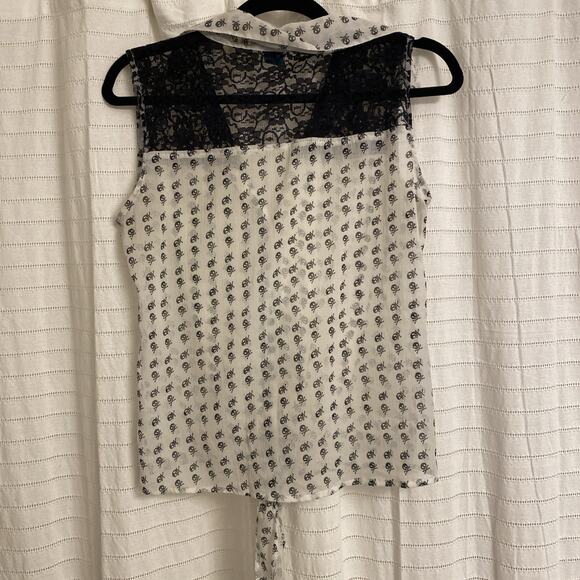 Flutterbye Top Medium White Black Skulls Tank Collared Button Up Lace Goth - Picture 6 of 6